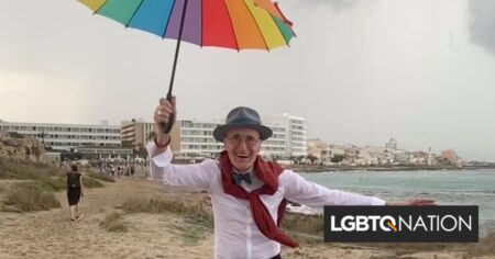 Ce "grand-père hipster" gay est une icône de la mode de renommée mondiale avec un message simple