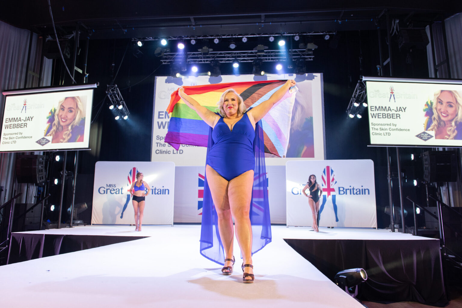 « Je viens pour la Floride »: cette reine du concours de beauté lesbienne de taille plus ne laissera pas DeSantis baisser sa lumière "Je viens pour la Floride": cette reine du concours de beauté lesbienne de taille plus ne laissera pas DeSantis baisser sa lumière