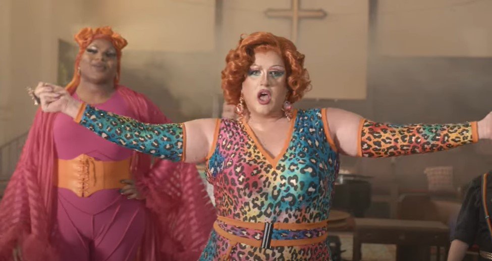 Rencontrez Flamy Grant, la drag queen qui vient d’être en tête du palmarès de la musique chrétienne Rencontrez Flamy Grant, la drag queen qui vient d'être en tête du palmarès de la musique chrétienne