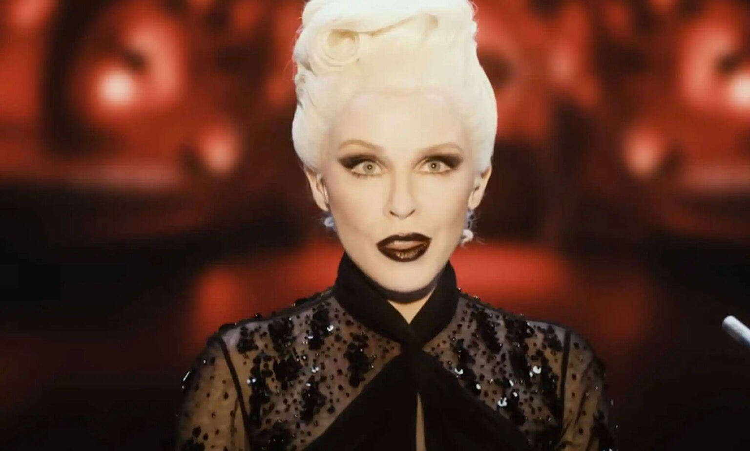 Le nouveau single « Tension » de Kylie Minogue enflamme les réseaux sociaux queer : « In her Cher era » Kylie Minogue dropped her new single, “Tension”, on Friday 1 September.