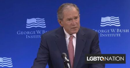 George W. Bush affirme que les vrais républicains « pro-vie » n’annuleraient pas le financement de son programme VIH