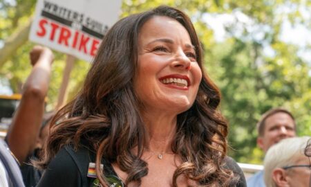 Fran Drescher déclare que les histoires LGBTQ+ sont menacées en raison de la haine croissante au milieu des grèves