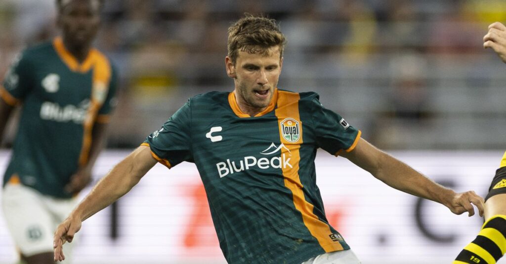 Avec le repli du San Diego Loyal, pourrions-nous à nouveau éliminer les athlètes homosexuels dans les sports professionnels masculins aux États-Unis ? Avec le repli du San Diego Loyal, pourrions-nous à nouveau éliminer les athlètes homosexuels dans les sports professionnels masculins aux États-Unis ?