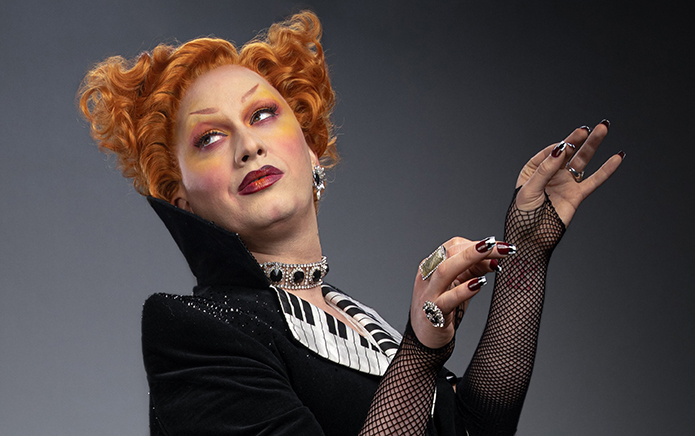 Doctor Who partage un nouveau regard sur le méchant du vainqueur de la Drag Race, Jinkx Monsoon