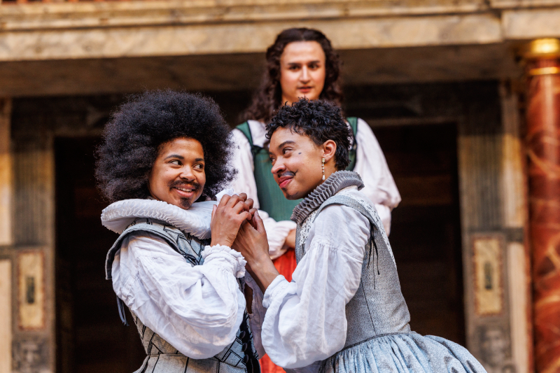 La version queer du Globe As You Like It est étonnamment traditionnelle – critique La version queer du Globe As You Like It est étonnamment traditionnelle – critique