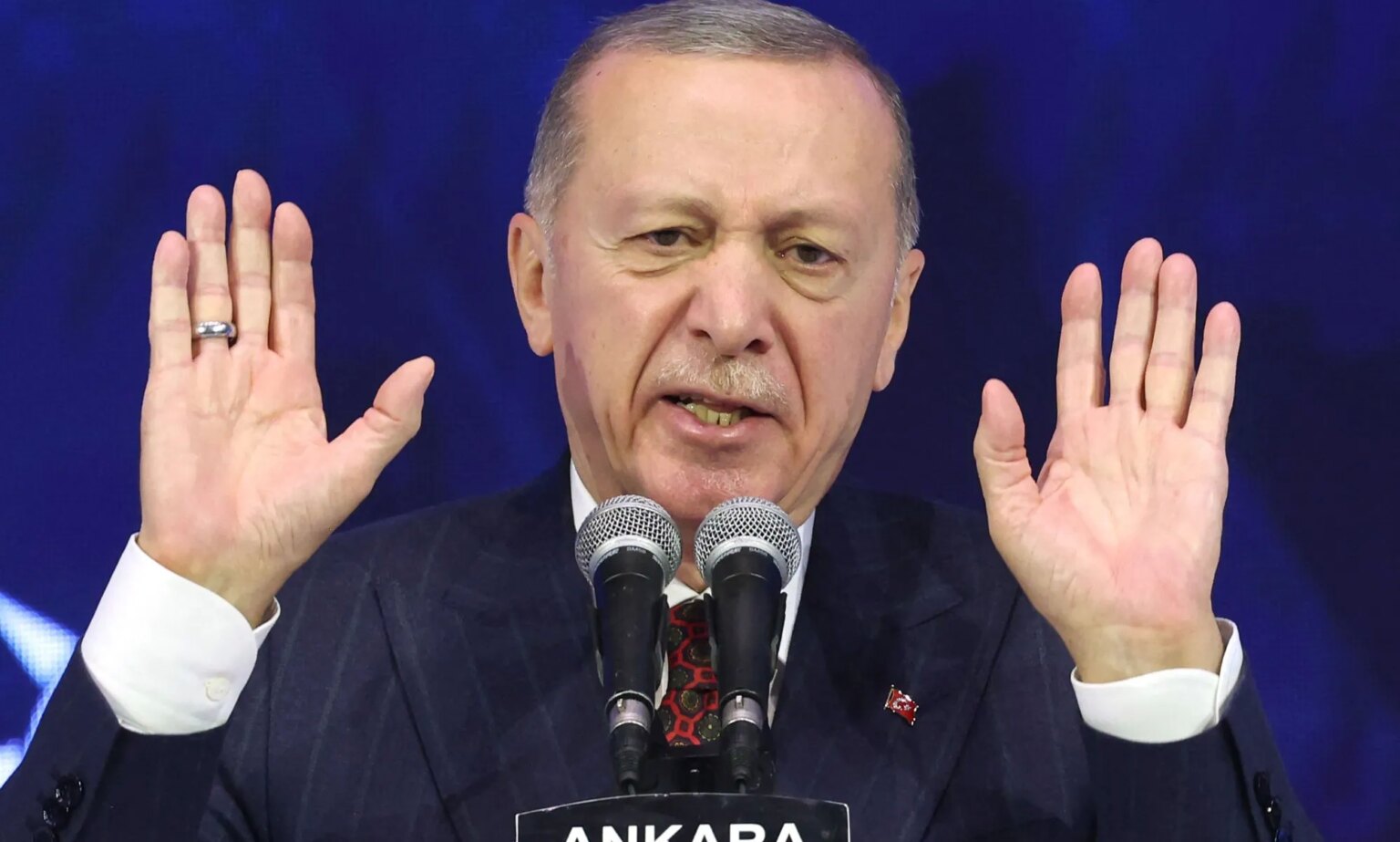 Erdogan déclare à ses partisans qu’il ne « reconnaît pas les LGBT » dans un discours bizarre Turkey