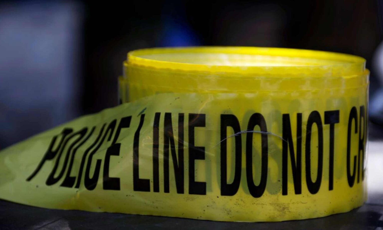 La police enquête sur une agression «homophobe» contre un homme de Surrey Police tape