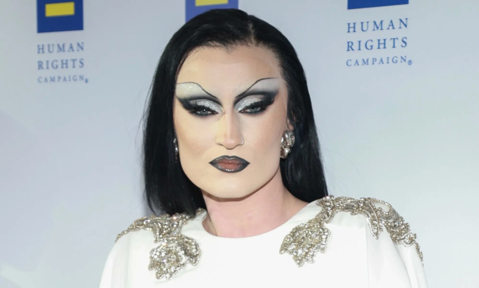 Gottmik de Drag Race a peut-être « fait la transition plus tôt » avec une plus grande représentation des hommes trans Gottmik calls for more trans men in media.