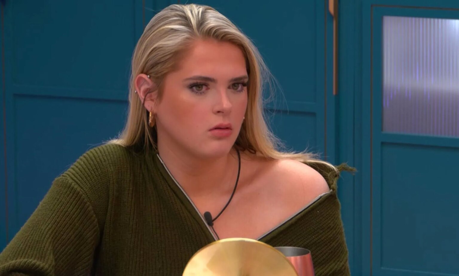 Les téléspectateurs de Big Brother réagissent au fait que Hallie ait été intentionnellement malgenrée par des amis : « Ça me brise le cœur » Big Brother housemate Hallie.