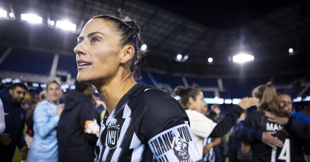 Krieger et Rapinoe continuent alors que le NWSL Decision Day place les légendes LGBTQ en séries éliminatoires Krieger et Rapinoe continuent alors que le NWSL Decision Day place les légendes LGBTQ en séries éliminatoires