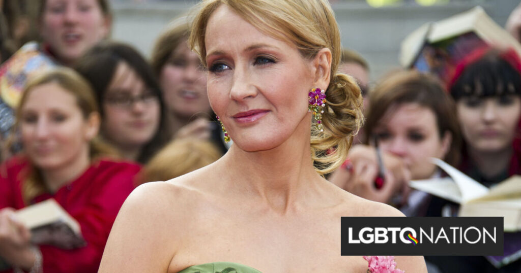 JK Rowling dit qu’elle irait volontiers en prison pour avoir mal interprété une personne trans JK Rowling dit qu'elle irait volontiers en prison pour avoir mal interprété une personne trans