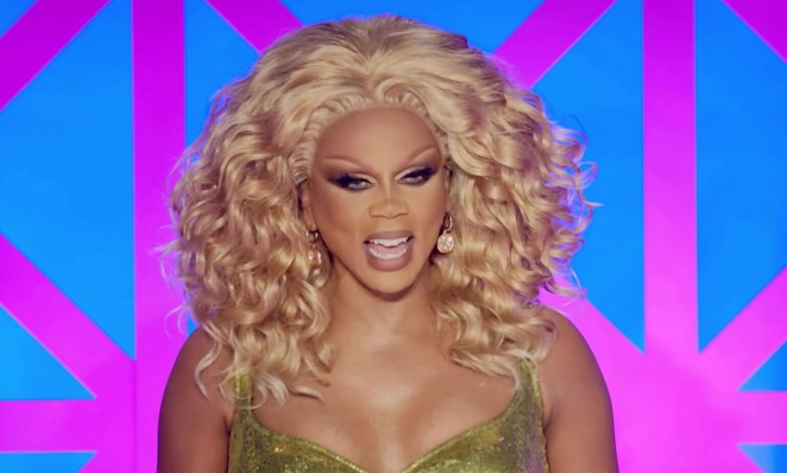 La reine éliminée de Drag Race UK partage un plan incroyablement bizarre pour le Snatch Game RuPaul laughing on Drag Race UK.