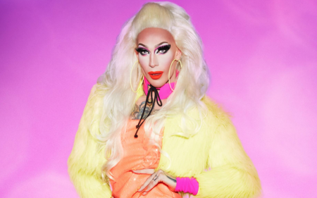 La star de Drag Race, Kameron Michaels, revient sur les réseaux sociaux après une interruption de 10 mois