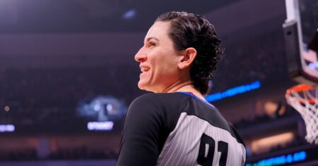 L'arbitre de la NBA Che Flores se présente comme trans, premier dans les grands sports professionnels américains