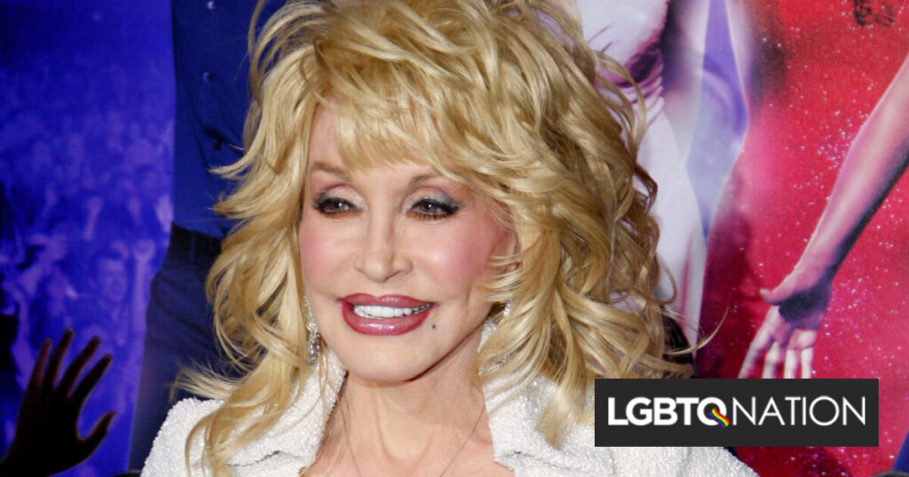Dolly Parton défend les droits des trans dans une interview sincère Dolly Parton défend les droits des trans dans une interview sincère