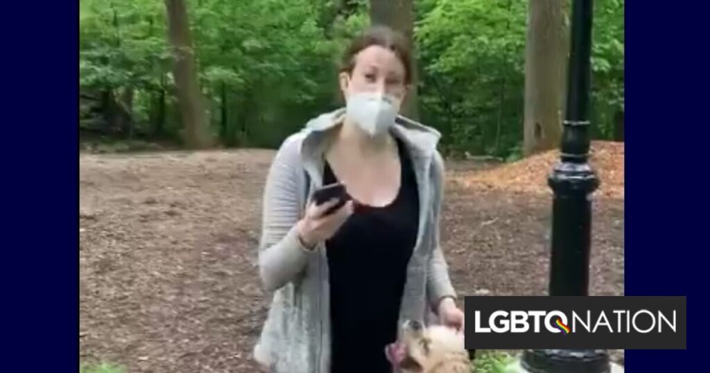 La tristement célèbre « Central Park Karen » accuse un ornithologue gay noir de l’incident qui l’a fait « annuler » La tristement célèbre « Central Park Karen » accuse un ornithologue gay noir de l'incident qui l'a fait « annuler »