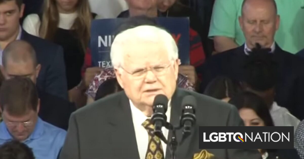 Il a affirmé que Dieu avait envoyé Hitler pour créer Israël. Maintenant, il prend la parole lors du rassemblement pro-israélien. Quoi? Il a affirmé que Dieu avait envoyé Hitler pour créer Israël. Maintenant, il prend la parole lors du rassemblement pro-israélien. Quoi?