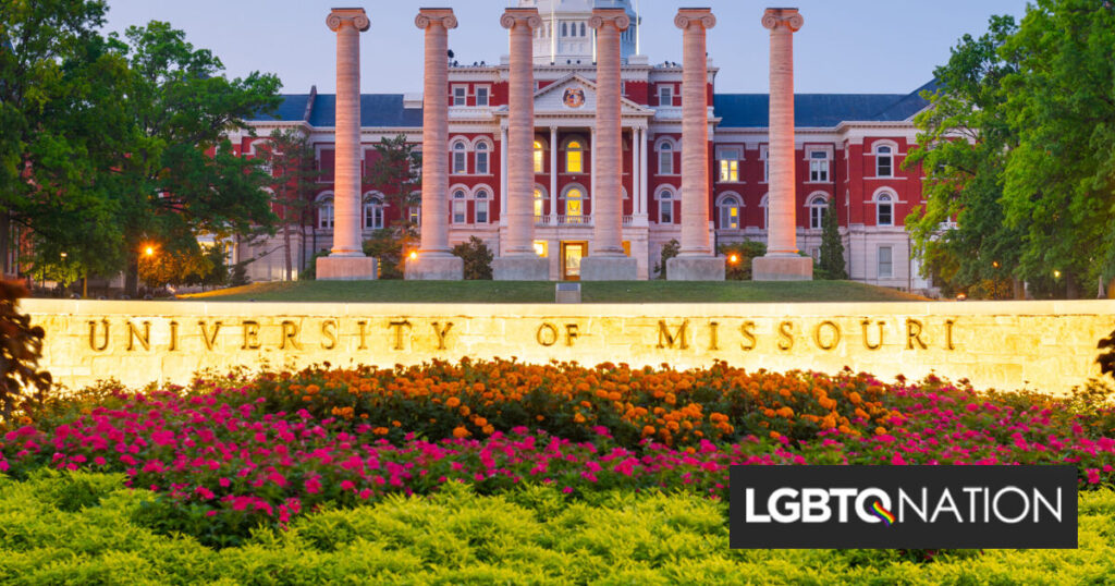 Deux étudiants poursuivent l’Université du Missouri pour avoir refusé des soins de santé liés aux personnes trans Deux étudiants poursuivent l'Université du Missouri pour avoir refusé des soins de santé liés aux personnes trans