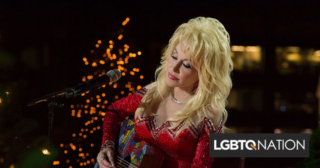 Déplacez-vous sur Mariah. Dolly Parton est la vraie reine de Noël. Déplacez-vous sur Mariah. Dolly Parton est la vraie reine de Noël.