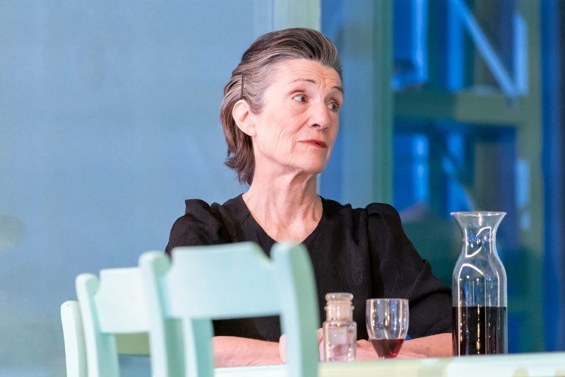 Harriet Walter fait figure de matriarche effrayante dans La Maison de Bernarda Alba – critique Harriet Walter fait figure de matriarche effrayante dans La Maison de Bernarda Alba – critique