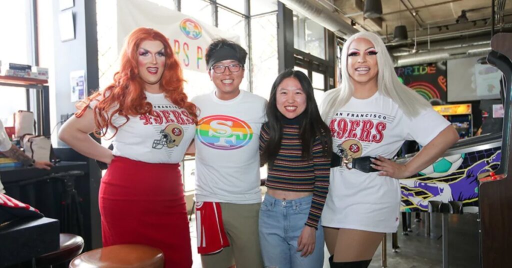 Le drag brunch des 49ers montre comment les équipes peuvent faire passer l’engagement LGBTQ au niveau supérieur Le drag brunch des 49ers montre comment les équipes peuvent faire passer l'engagement LGBTQ au niveau supérieur
