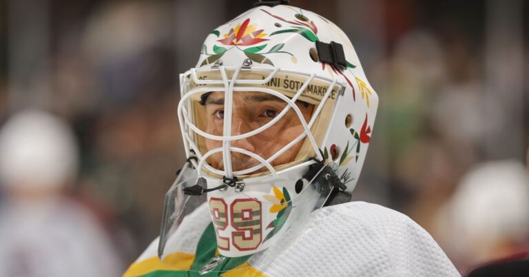 Marc-André Fleury défie l'interdiction des uniformes de défense de la LNH avec un masque Native American Heritage, embarrassant ainsi la LNH
