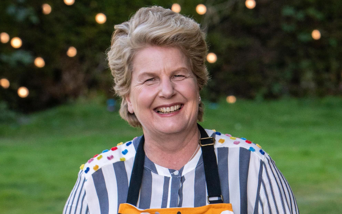 Sandi Toksvig de Bake Off ciblée par des trolls en ligne pour son soutien à la communauté trans