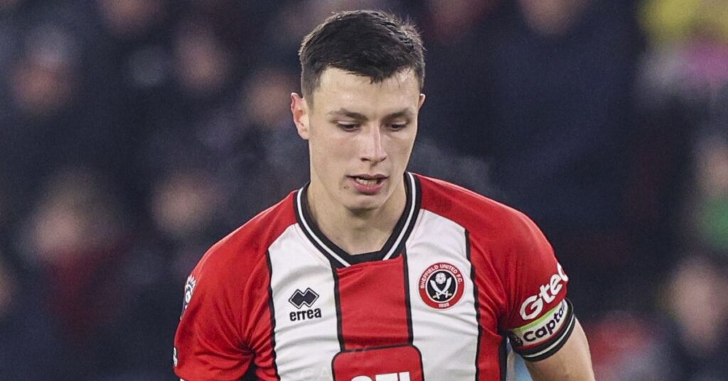 Anel Ahmedhodzic a donné une réponse ridicule en un mot à la raison pour laquelle il a abandonné le brassard de la Fierté Anel Ahmedhodzic a donné une réponse ridicule en un mot à la raison pour laquelle il a abandonné le brassard de la Fierté