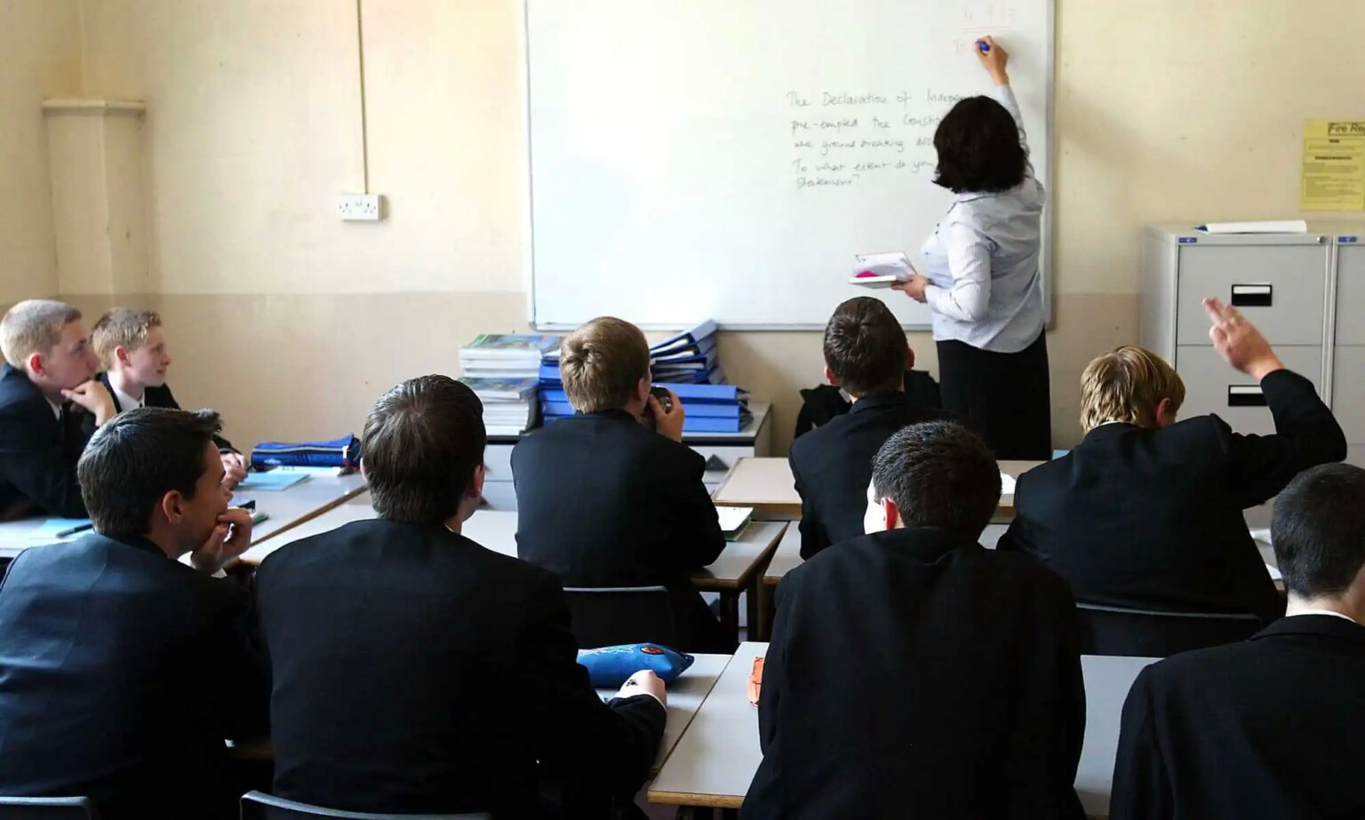 Des groupes LGBTQ+ condamnent les directives conservatrices « activement dangereuses » pour les écoliers trans Des groupes LGBTQ+ condamnent les directives conservatrices « activement dangereuses » pour les écoliers trans