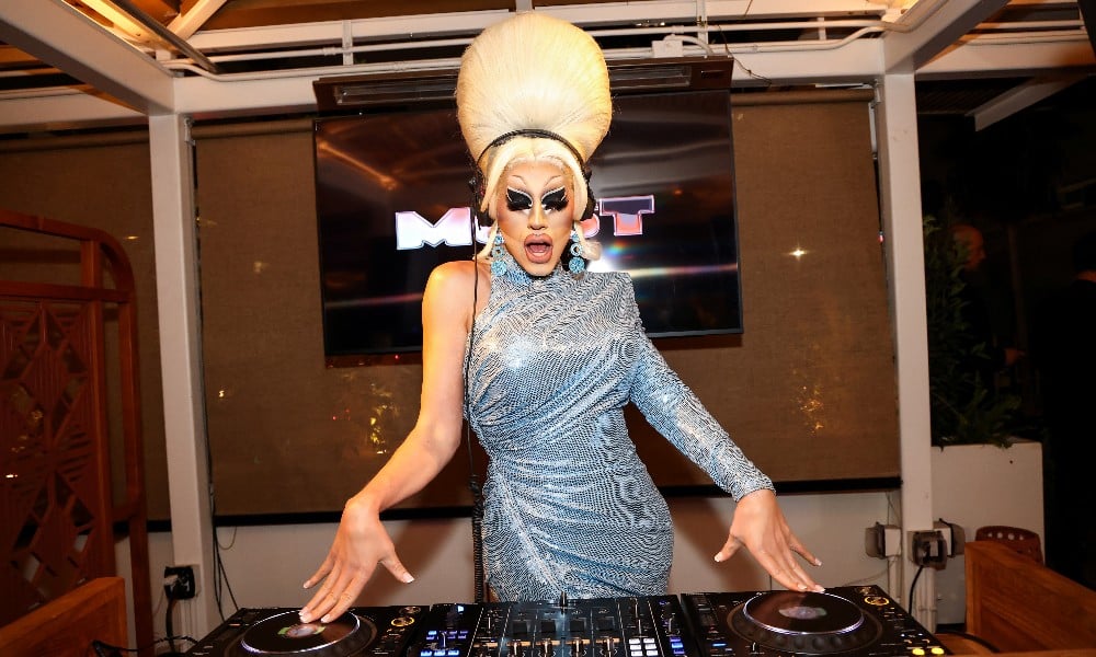 Netflix et la plupart célèbrent les histoires LGBTQ+ avec « Happy HoliGays ! Un toast avec le plus d’événements Netflix et la plupart célèbrent les histoires LGBTQ+ avec « Happy HoliGays ! Un toast avec le plus d'événements