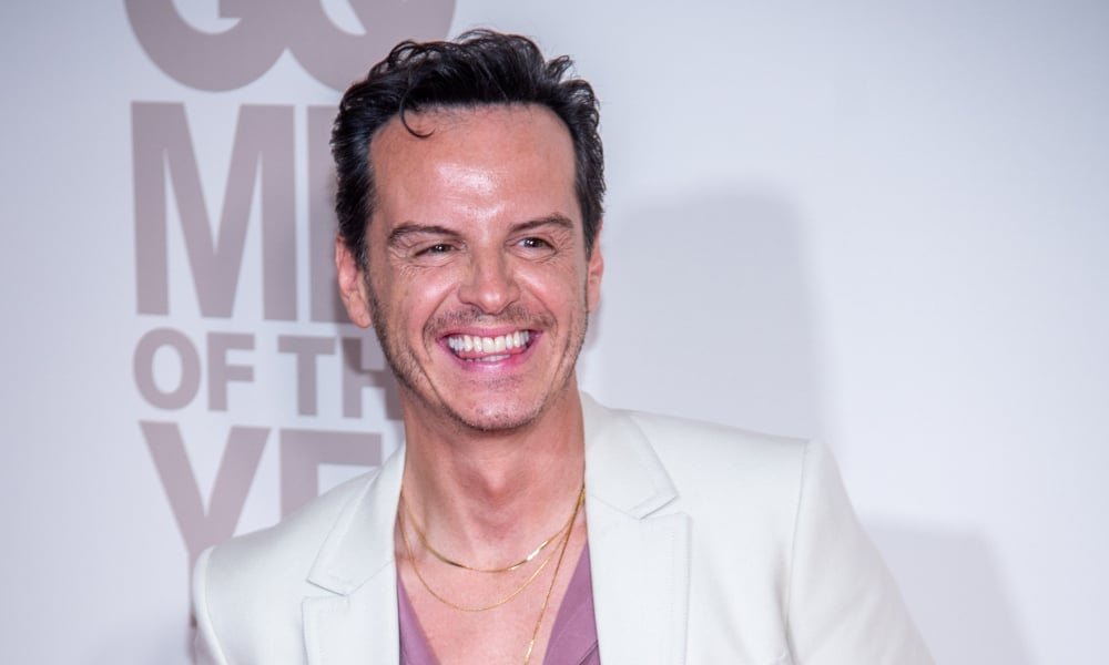 Andrew Scott attribue le fait d’agir pour l’aider à sortir : « Une partie de moi se sentait… libre » Andrew Scott attribue le fait d'agir pour l'aider à sortir : "Une partie de moi se sentait... libre"