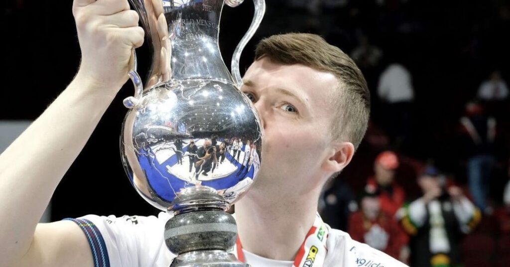 Bruce Mouat est l’athlète masculin de l’année Outsports 2023 Bruce Mouat est l’athlète masculin de l’année Outsports 2023