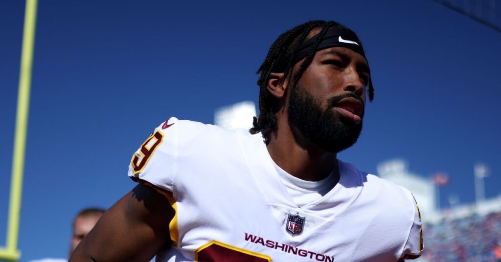 Kendall Fuller soutient le groupe anti-LGBTQ avec My Cause My Cleats lors de la journée de la fierté des commandants Kendall Fuller soutient le groupe anti-LGBTQ avec My Cause My Cleats lors de la journée de la fierté des commandants