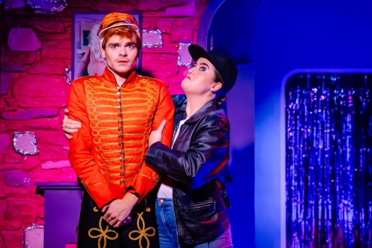 La version pantomime pour adultes de Casse-Noisette est une sale tranche de plaisir festif – critique