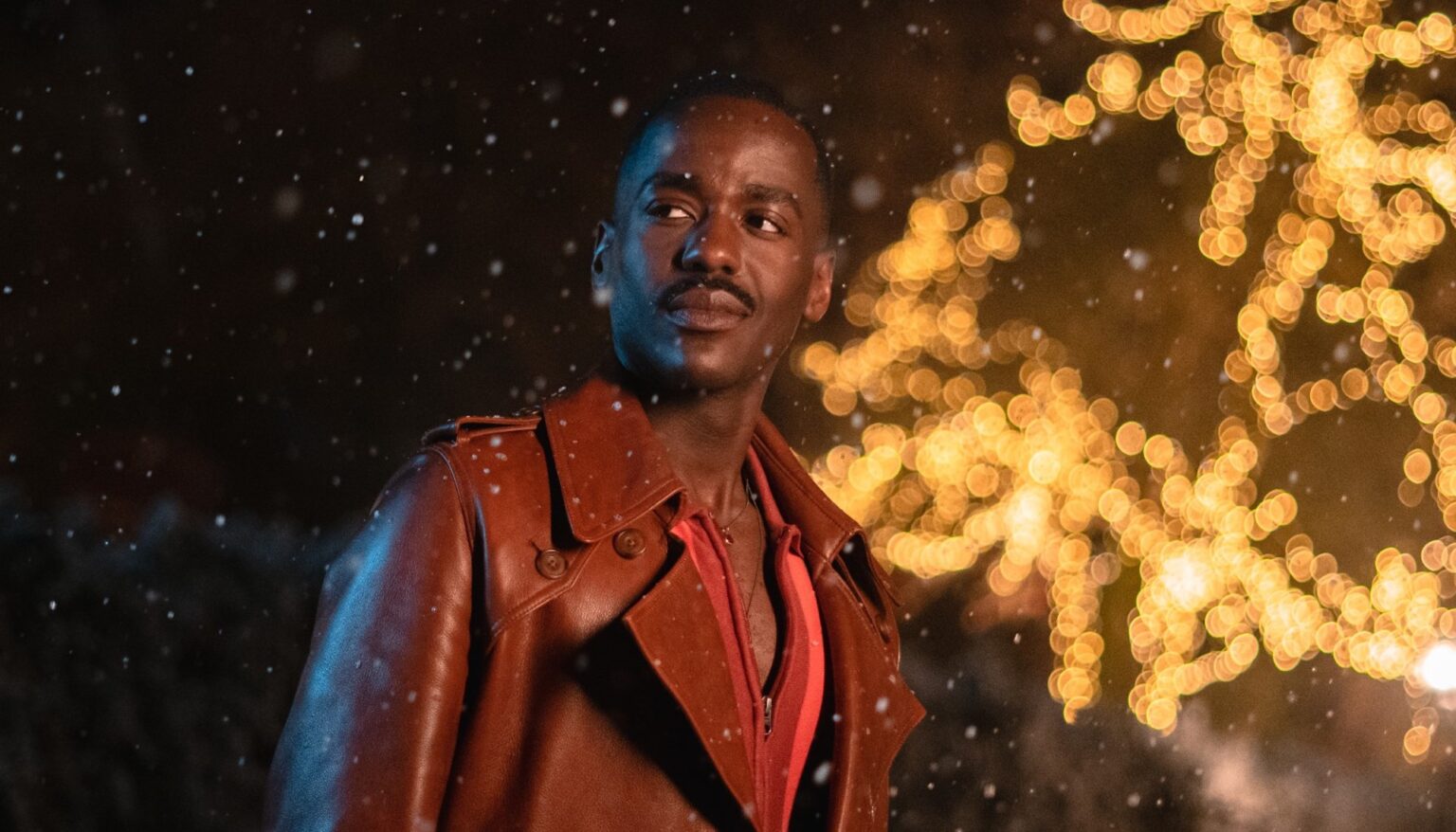 Le Docteur de Ncuti Gatwa est queer et d’autres choses que nous avons apprises dans le spécial Noël de Doctor Who Ncuti Gatwa is the first queer Black actor to portray The Doctor in Doctor Who