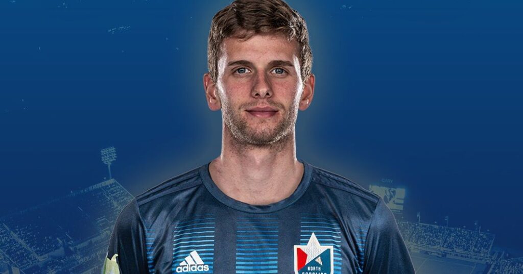 Le footballeur gay Collin Martin rejoint le North Carolina FC – et son petit ami bouge aussi Le footballeur gay Collin Martin rejoint le North Carolina FC - et son petit ami bouge aussi