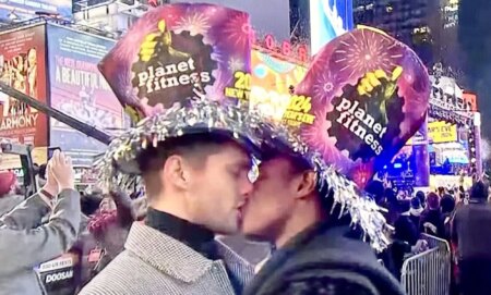 CNN aired a gay kiss on New Year