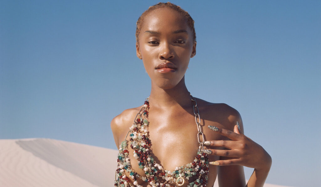 Grete Henriette fait mieux sur les « corps célestes » que le Met Gala – et le Vatican Grete Henriette fait mieux sur les « corps célestes » que le Met Gala – et le Vatican