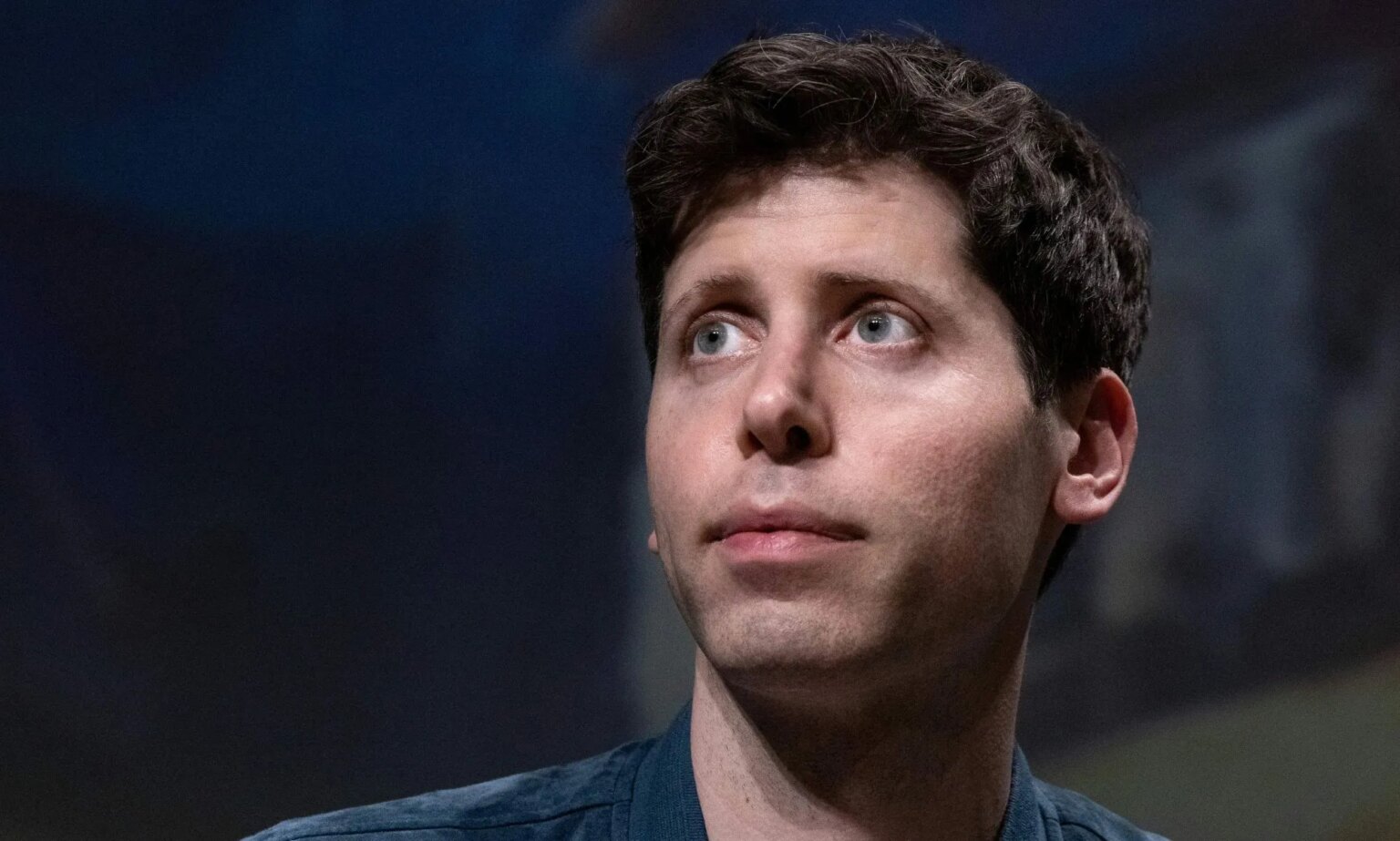 9 entrepreneurs et PDG LGBTQ qui ouvrent la voie aux générations futures This is an image of Sam Altman.