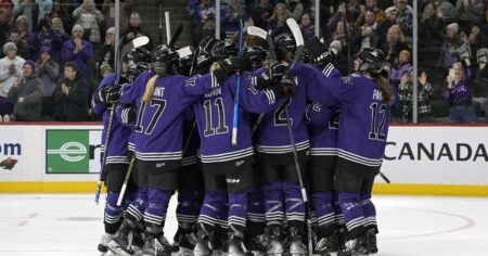 La PWHL bat le record d'assistance au hockey féminin à deux reprises au cours de la première semaine