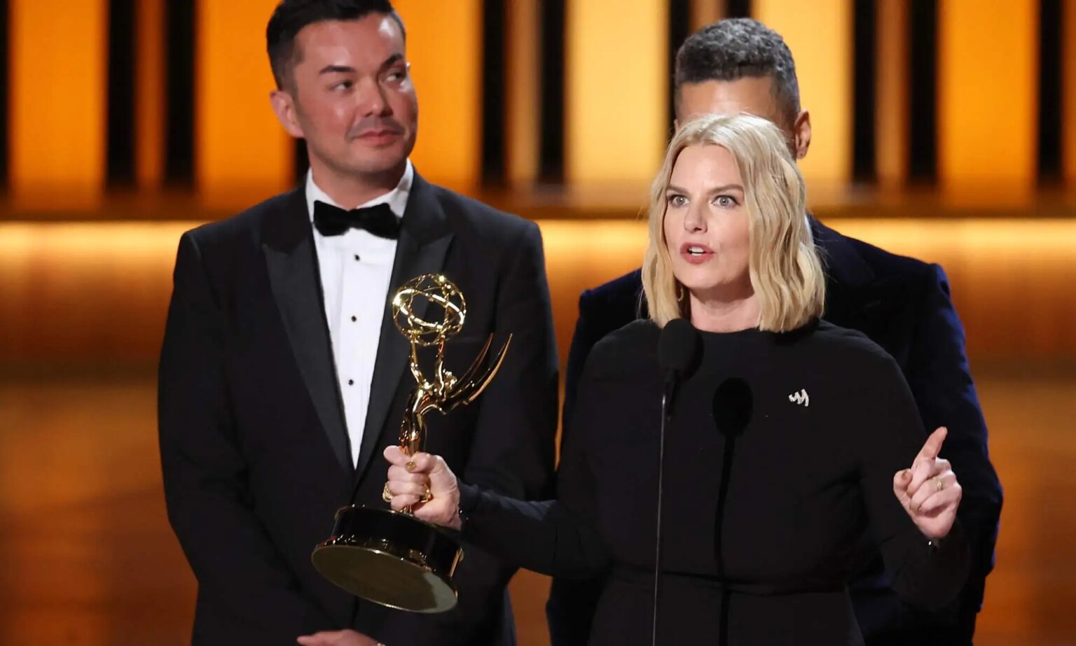 Le PDG de GLAAD lance un appel « urgent » pour que les histoires trans soient racontées lors du discours des Emmys GLAAD CEO Sarah Kate Ellis receives Governor