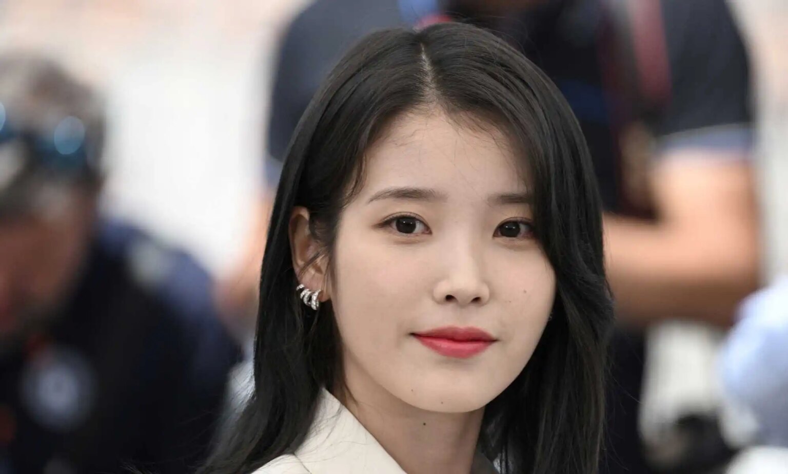 La star de la K-pop IU change le nom de son morceau après une réaction queerbaiting K-pop star UI