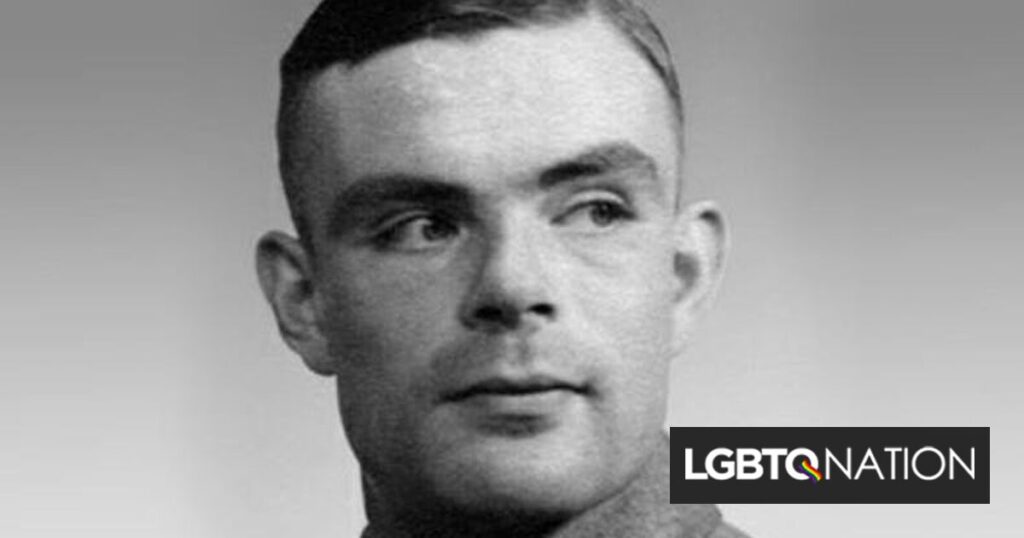 La sculpture controversée d’Alan Turing dévoilée en Angleterre La sculpture controversée d'Alan Turing dévoilée en Angleterre