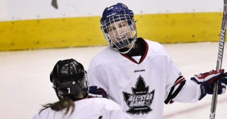 Ces fiancées et coéquipiers ont célébré leur premier but et leur première passe décisive dans la PWHL, et nous avons célébré avec eux