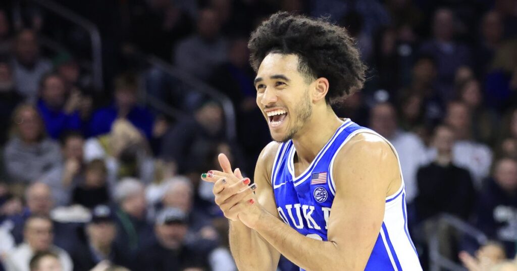 La star du basket-ball Duke, Jared McCain, se peint les ongles et ignore les haineux des « hommes adultes » La star du basket-ball Duke, Jared McCain, se peint les ongles et ignore les haineux des « hommes adultes »