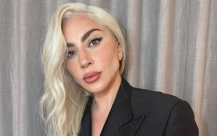 Lady Gaga taquine la nouvelle ère musicale : "Si quelqu'un me demande, je suis à l'église"