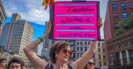 Les femmes trans ont besoin d’un meilleur accès aux soins de santé.  (Erik McGregor/LightRocket via Getty Images)