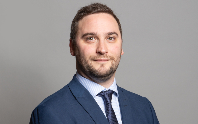 Le député Christian Wakeford déclare que la « thérapie de conversion » doit être « éradiquée dans toute la société » Le député Christian Wakeford déclare que la « thérapie de conversion » doit être « éradiquée dans toute la société »