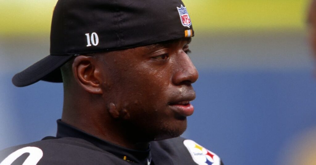 L’histoire de l’ancien QB des Steelers de Pittsburgh, Kordell Stewart, est la raison pour laquelle nous avons évité de répandre des rumeurs sur les athlètes homosexuels L'histoire de l'ancien QB des Steelers de Pittsburgh, Kordell Stewart, est la raison pour laquelle nous avons évité de répandre des rumeurs sur les athlètes homosexuels