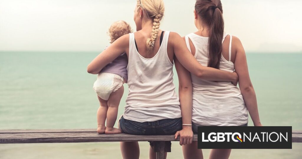 Pourquoi ce couple de lesbiennes aide leur fils à construire une relation durable avec leur donneur de sperme Pourquoi ce couple de lesbiennes aide leur fils à construire une relation durable avec leur donneur de sperme